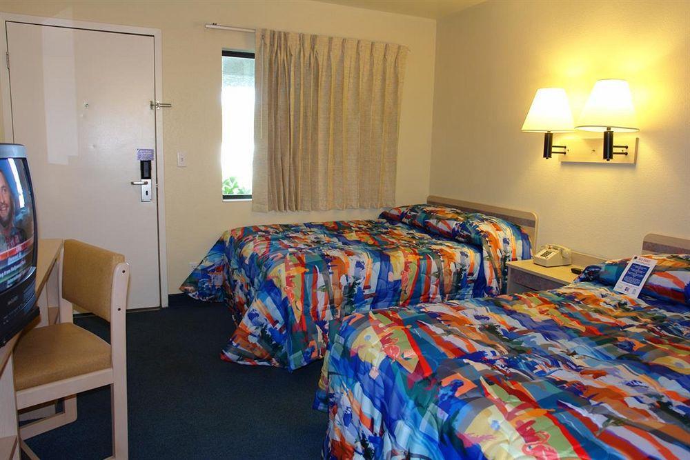 Motel 6-Palm Springs, Ca - Downtown Eksteriør billede