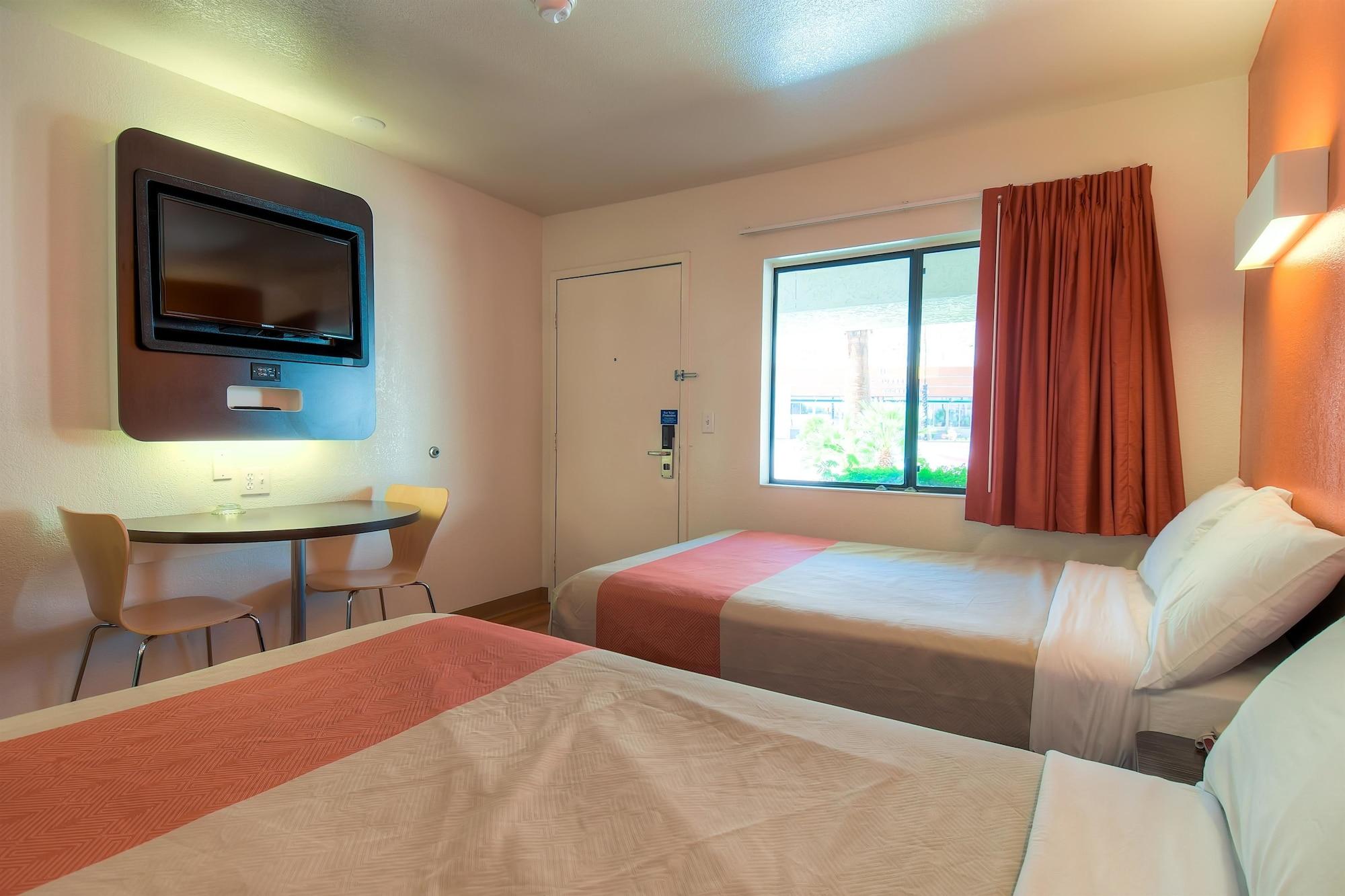 Motel 6-Palm Springs, Ca - Downtown Eksteriør billede