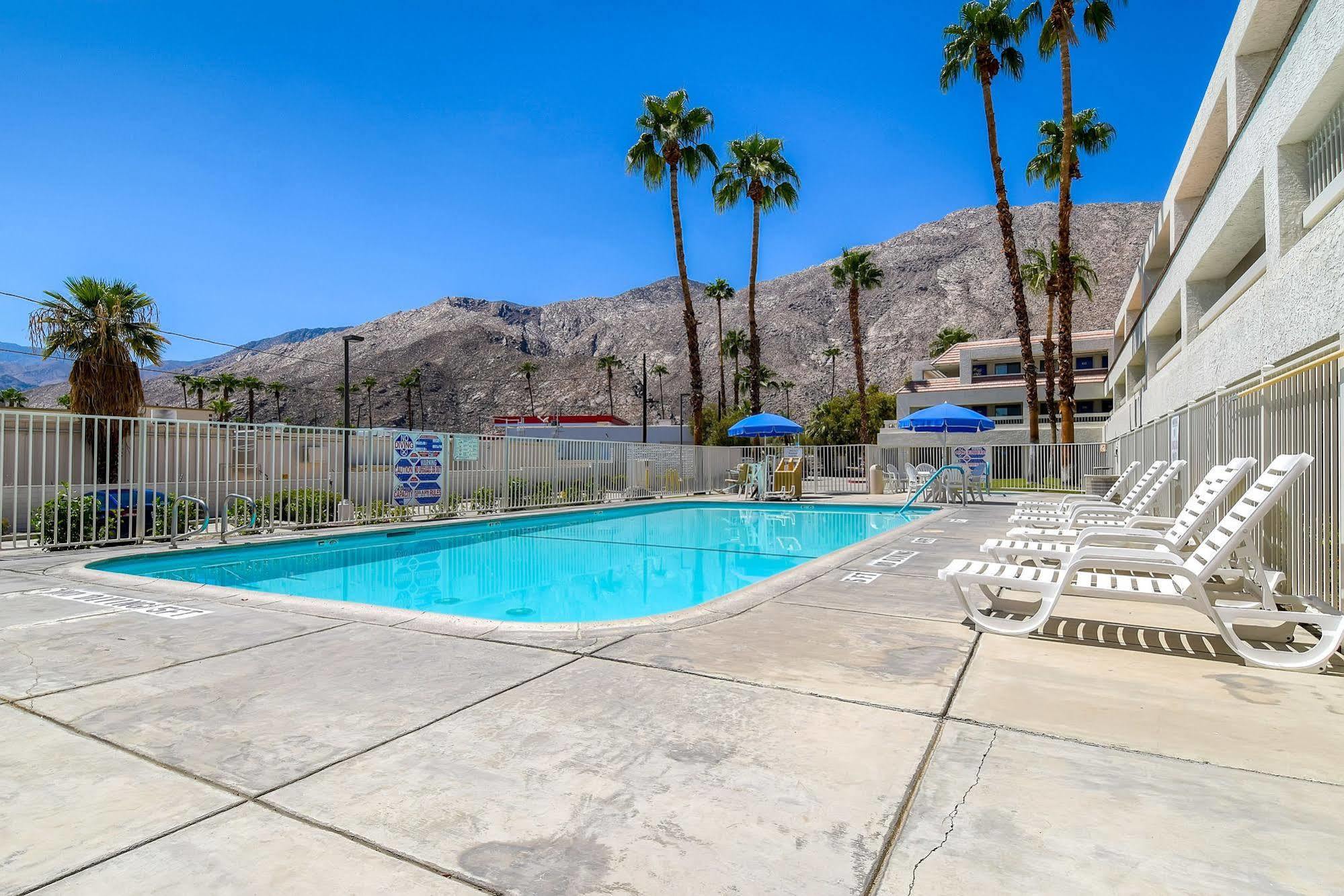 Motel 6-Palm Springs, Ca - Downtown Eksteriør billede