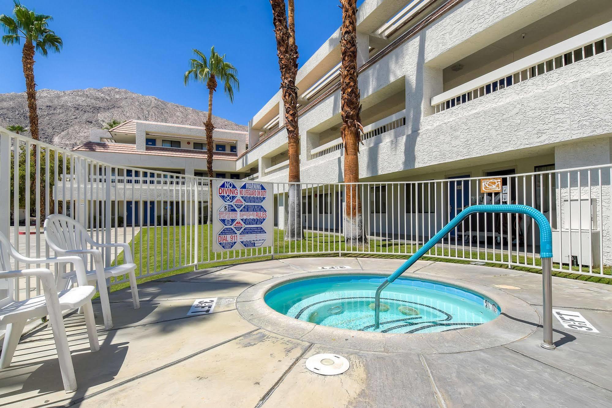 Motel 6-Palm Springs, Ca - Downtown Eksteriør billede
